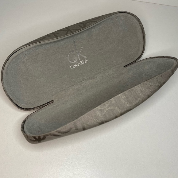 Calvin Klein Eyeglass case - Picture 3 of 4